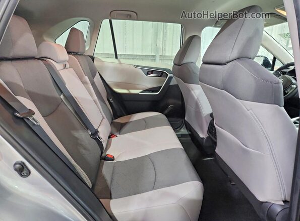 2T3P1RFV9MC236846 2021 TOYOTA RAV4 Silver უკანა სალონის ხედი