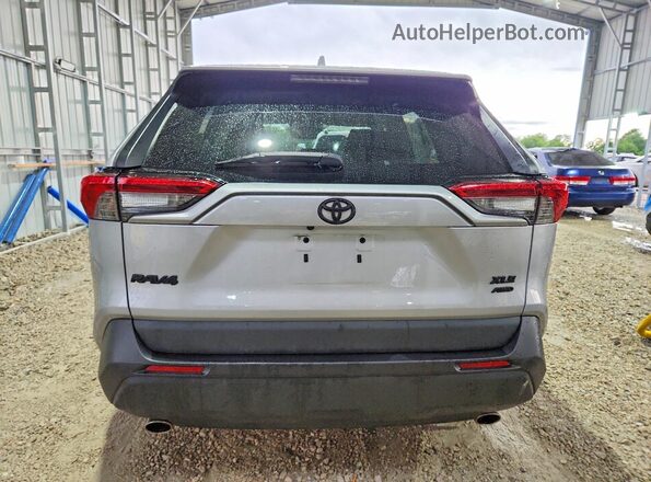 2T3P1RFV9MC236846 2021 TOYOTA RAV4 Silver უკანა ხედი