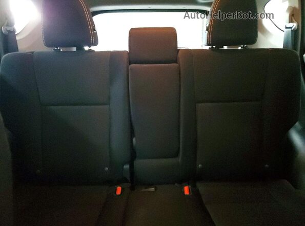 2T3RFREV0HW563703 2017 TOYOTA RAV4 Серебряный Вид задних сидений