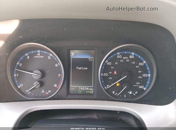 2T3RFREV0JW710317 2018 TOYOTA RAV4 Gray Widok tylnych siedzeń