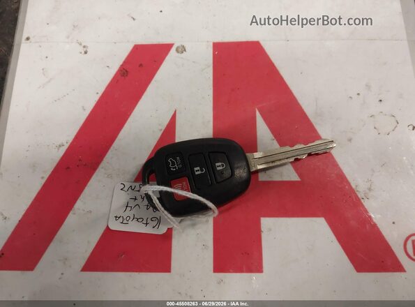 2T3RFREV1GW442550 2016 TOYOTA RAV4 Белый Вид панели приборов