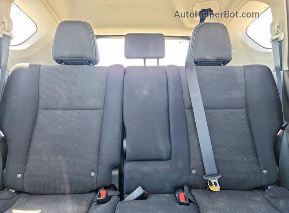 2T3RFREV1HW577075 2017 TOYOTA RAV4 Purple Rear seats view