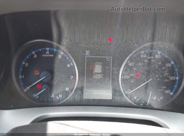 2T3RFREV1HW587704 2017 TOYOTA RAV4 Красный Вид задних сидений
