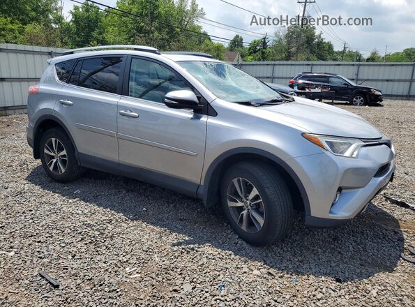 2T3RFREV1HW615193 2017 TOYOTA RAV4 Silver Front right