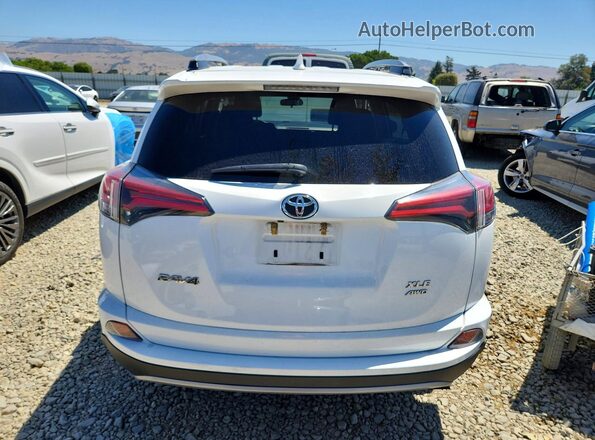 2T3RFREV1HW672798 2017 TOYOTA RAV4 White 