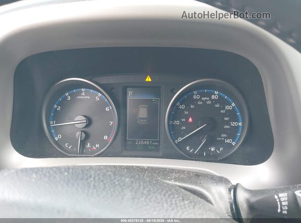 2T3RFREV1JW731869 2018 TOYOTA RAV4 Черный Вид задних сидений