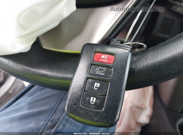 2T3RFREV2HW654312 2017 TOYOTA RAV4 Silver Dashboard view