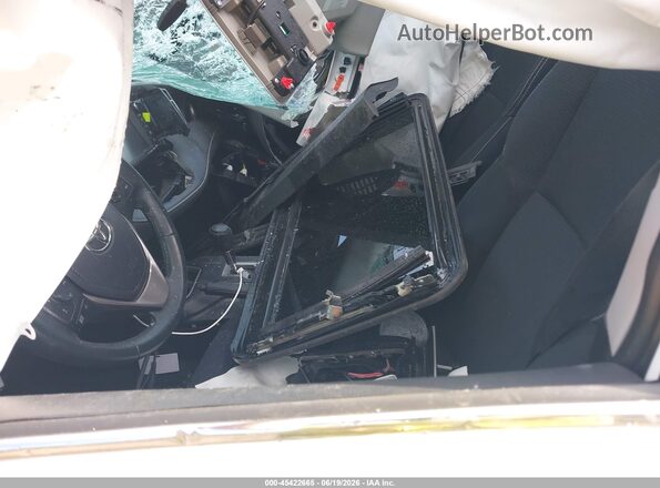 2T3RFREV4GW506743 2016 TOYOTA RAV4 White Widok wnętrza z przodu