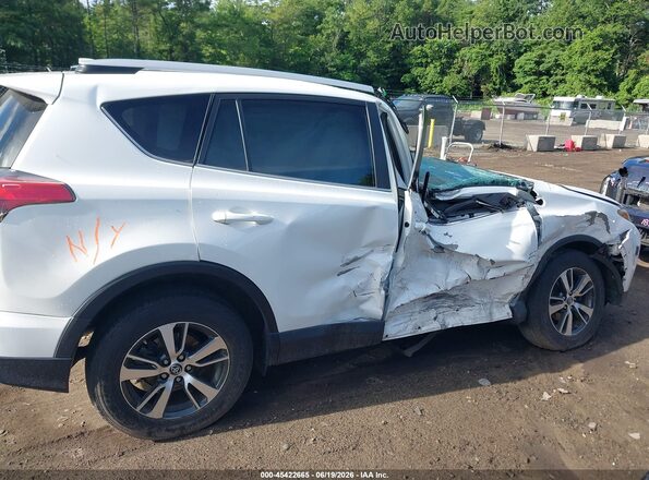 2T3RFREV4GW506743 2016 TOYOTA RAV4 White Widok wnętrza z tyłu