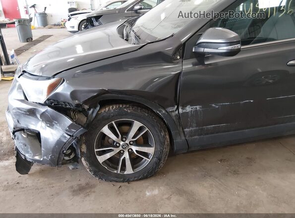 2T3RFREV4JW734622 2018 TOYOTA RAV4 Gray Widok z przodu