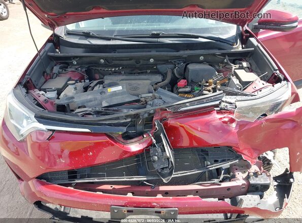 2T3RFREV4JW817810 2018 TOYOTA RAV4 Red Հետևի տեսք