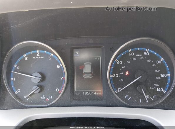 2T3RFREV5HW560229 2017 TOYOTA RAV4 Серебряный Вид задних сидений