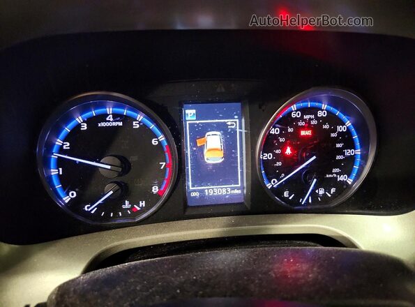 2T3RFREV5JW798619 2018 TOYOTA RAV4 Blue ხელსაწყოთა პანელის ხედი