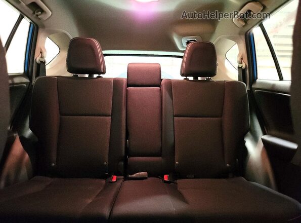 2T3RFREV5JW798619 2018 TOYOTA RAV4 Blue უკანა სავარძლების ხედი