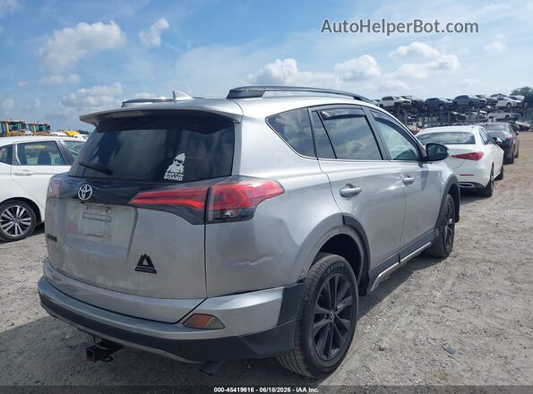 2T3RFREV7JW696092 2018 TOYOTA RAV4 Silver უკანა მარჯვენა