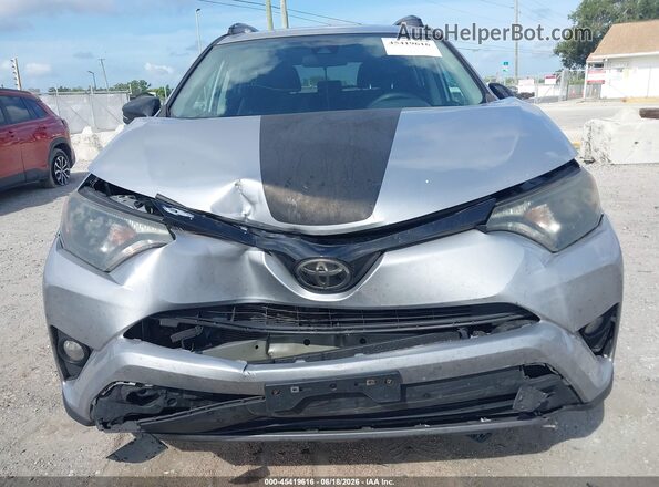 2T3RFREV7JW696092 2018 TOYOTA RAV4 Silver წინა ხედი