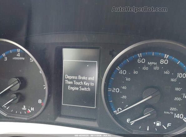 2T3RFREV8HW680929 2017 TOYOTA RAV4 Синий Вид задних сидений