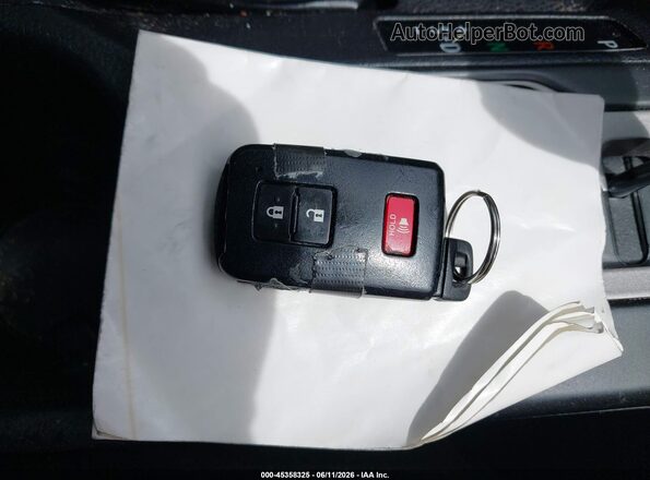 2T3RFREV8HW680929 2017 TOYOTA RAV4 Синий Вид панели приборов