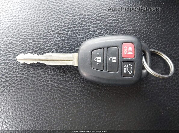 2T3RFREV9HW603471 2017 TOYOTA RAV4 White წინა პანელის ხედი