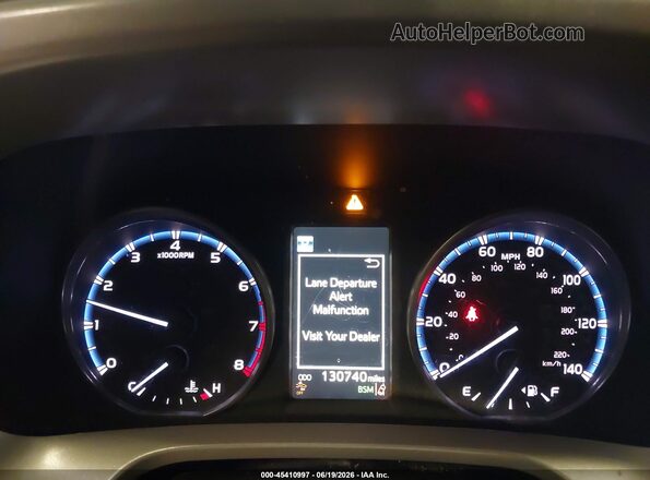 2T3RFREV9JW740576 2018 TOYOTA RAV4 Black Vista de los asientos traseros