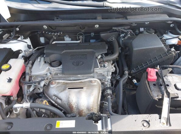 2T3RFREV9JW795108 2018 TOYOTA RAV4 White Հետևի տեսք