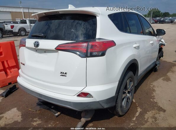 2T3RFREV9JW800775 2018 TOYOTA RAV4 White Tył prawy