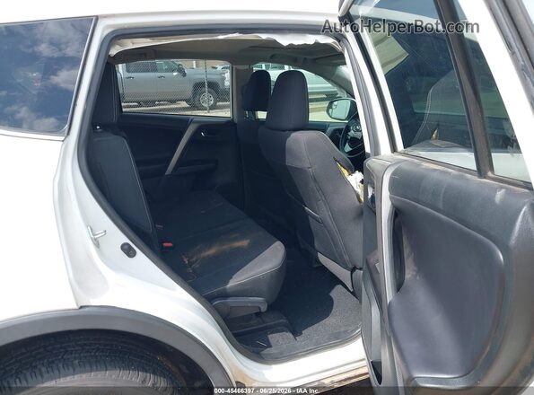 2T3RFREV9JW800775 2018 TOYOTA RAV4 White Widok naklejki z numerem VIN