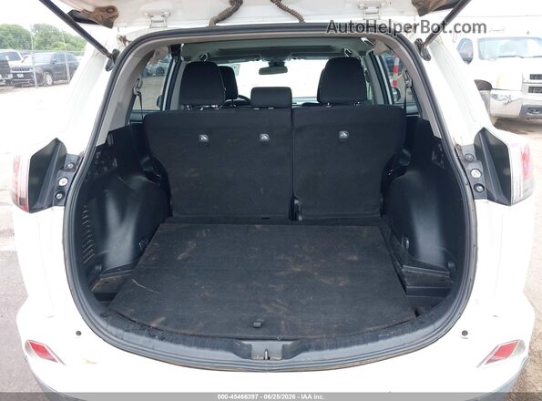 2T3RFREV9JW800775 2018 TOYOTA RAV4 White 