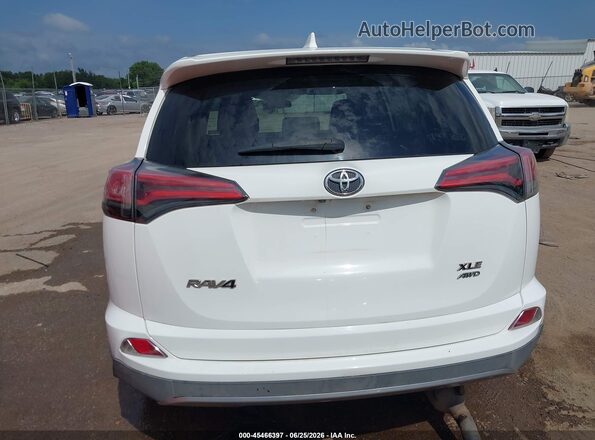 2T3RFREV9JW800775 2018 TOYOTA RAV4 White 
