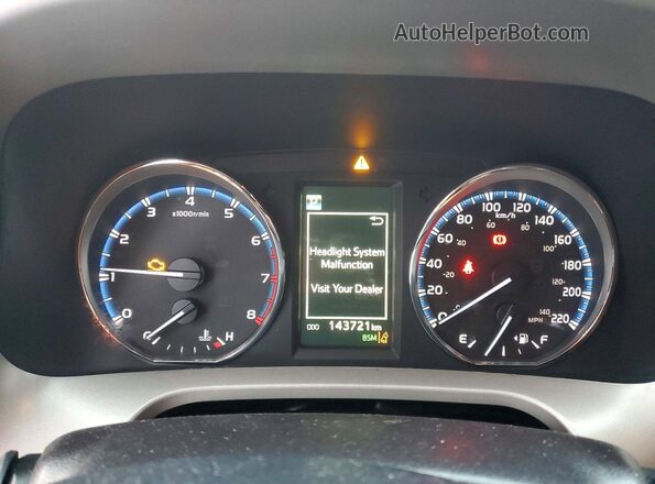 2T3RFREV9JW831170 2018 TOYOTA RAV4 Red Սարքավորումների վահանակի տեսք