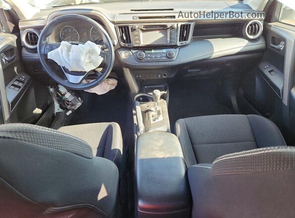 2T3RFREV9JW839138 2018 TOYOTA RAV4 Белый Вид панели приборов