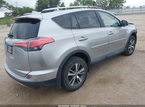 2T3RFREVXHW569007 2017 TOYOTA RAV4 Silver Tył prawy