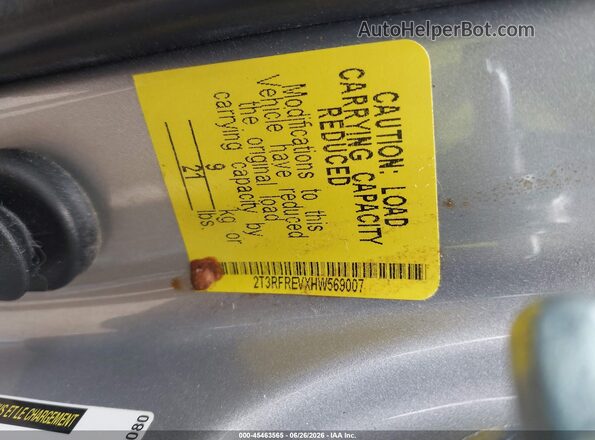 2T3RFREVXHW569007 2017 TOYOTA RAV4 Silver Widok komory silnika