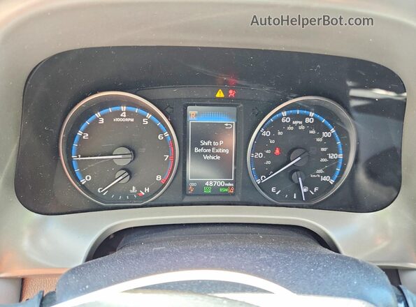 2T3RFREVXJW722572 2018 TOYOTA RAV4 Red Instrument cluster view
