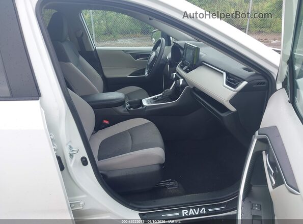 2T3RWRFV1MW117133 2021 TOYOTA RAV4 HYBRID Белый Вид салона спереди