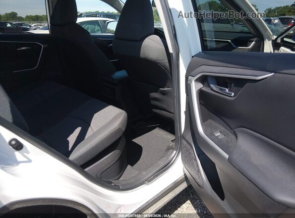 2T3RWRFV5RW203102 2024 TOYOTA RAV4 HYBRID White Vista de la etiqueta del VIN