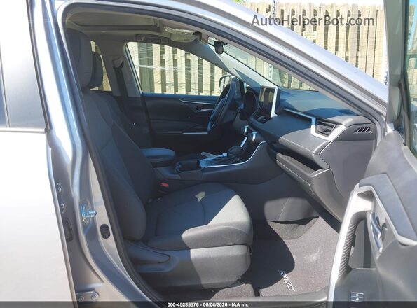 2T3RWRFV7PW174537 2023 TOYOTA RAV4 HYBRID Silver Front interior view