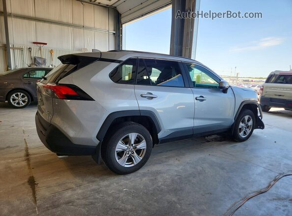 2T3RWRFVXRW242395 2024 TOYOTA RAV4 Silver 