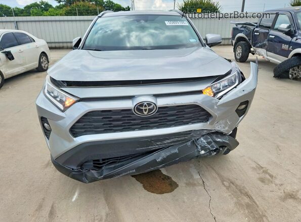 2T3W1RFV0LC035623 2020 TOYOTA RAV4 Silver Вид спереду