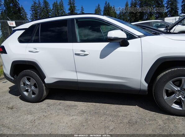 2T3W1RFV1SW383833 2025 TOYOTA RAV4 White Սալոնի հետևի տեսք