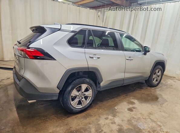 2T3W1RFV1SW387333 2025 TOYOTA RAV4 Silver Հետևի աջ