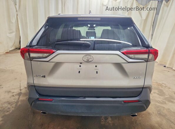 2T3W1RFV1SW387333 2025 TOYOTA RAV4 Silver Հետևի տեսք