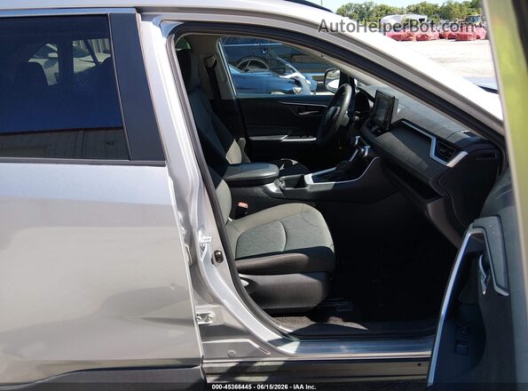2T3W1RFV2NC185817 2022 TOYOTA RAV4 Silver Vista interior delantera