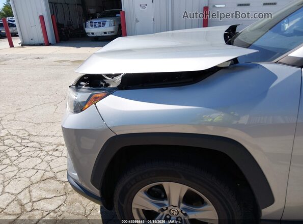 2T3W1RFV2NC185817 2022 TOYOTA RAV4 Silver Vista frontal