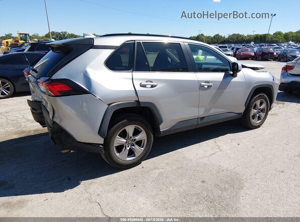 2T3W1RFV2NC185817 2022 TOYOTA RAV4 Silver Trasero derecho
