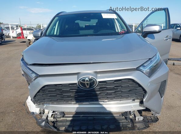 2T3W1RFV2RW317589 2024 TOYOTA RAV4 Silver Widok z przodu