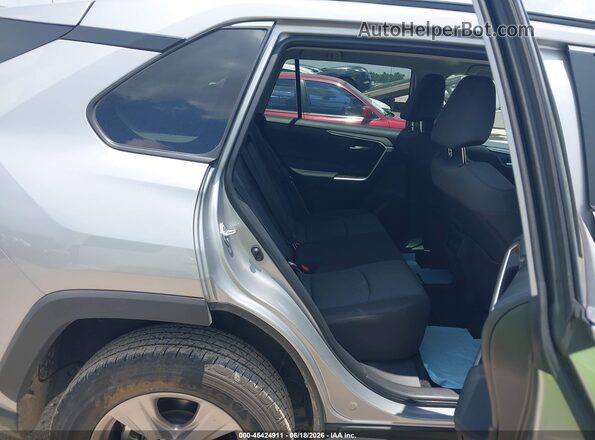 2T3W1RFV2SW387437 2025 TOYOTA RAV4 Silver VIN կոդի պիտակի տեսք