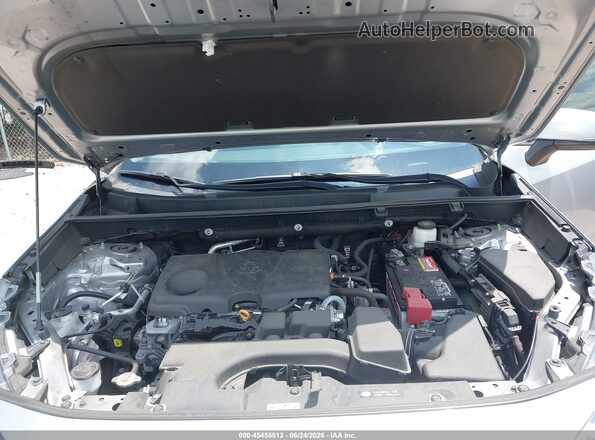 2T3W1RFV4NC203413 2022 TOYOTA RAV4 Серебряный Вид сзади