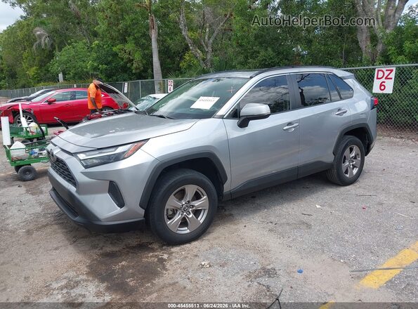 2T3W1RFV4NC203413 2022 TOYOTA RAV4 Серебряный Передняя левая четверть