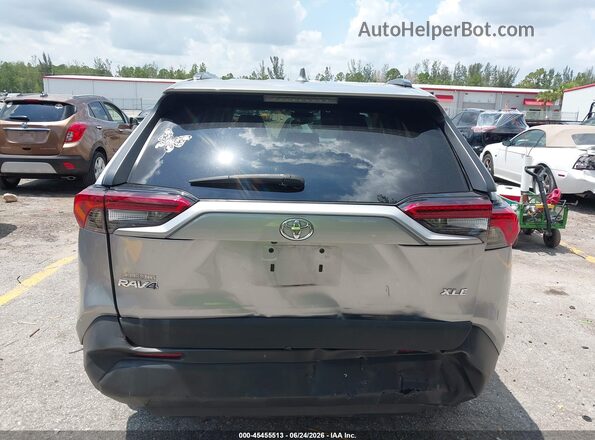 2T3W1RFV4NC203413 2022 TOYOTA RAV4 Серебряный Вид спереди